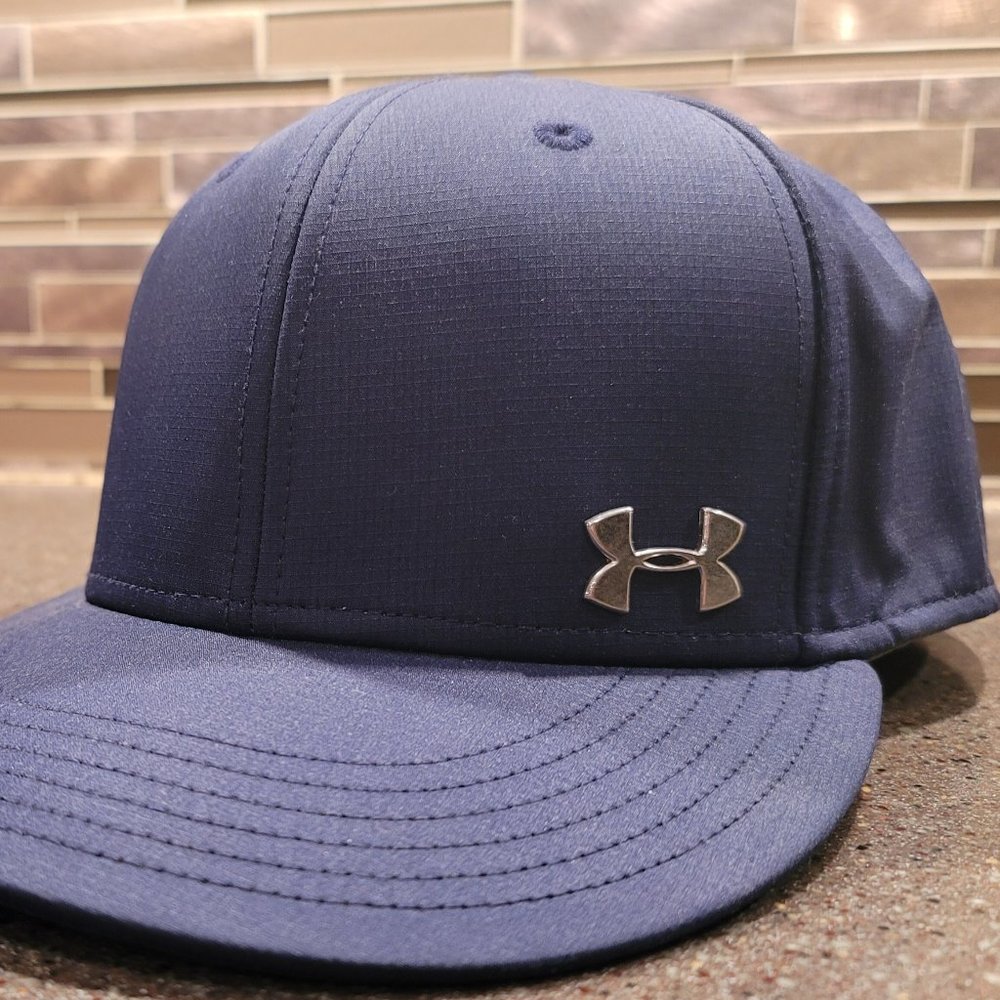 NWOT Under Armour Fitted Hat 7 1/4 Strictly Bizness heatgear lined